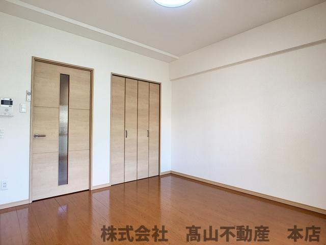 宗像市石丸３丁目の賃貸マンションの居間・リビング