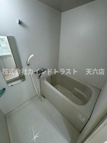 プレ・デュ・シャトーIIの浴室|コンパクトで使いやすいお風呂です