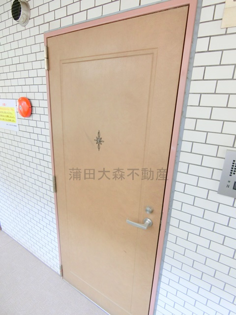 日興パレス羽田PARTⅡの玄関