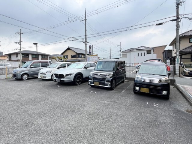 エスポワール（高槻）の駐車場