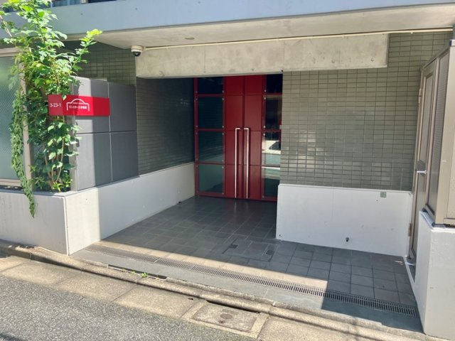 ロンスター三軒茶屋のエントランス|清潔なエントランスです