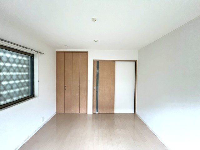 杉並区和泉４丁目のアパートの居間・リビング|こちらの居間で趣味の時間をお楽しみください