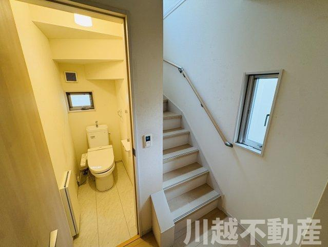 陽当たりの良い通り沿い　前面道路が広く車の出し入れ楽々のトイレ|※8月中にリフォーム・清掃を行います※
