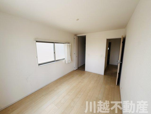陽当たりの良い通り沿い　前面道路が広く車の出し入れ楽々の洋室|※8月中にリフォーム・清掃を行います※