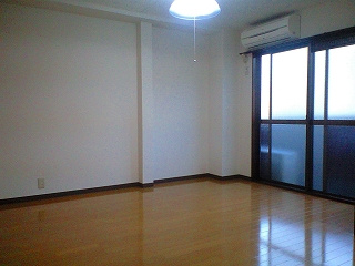 保田ビルの寝室