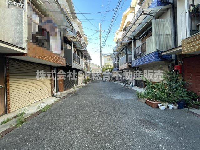 横小路町4丁目中古戸建の前面道路含む現地写真|当日予約も大歓迎です！土日祝、雨の日やお子様連れのお客様の送迎も可能ですのでお気になさらずお問合せ下さい。お仕事終わりのお時間にも柔軟に対応致しますのでお気軽にお申し付け下さいませ。
