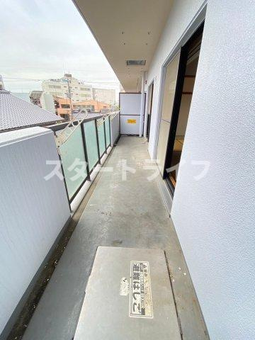 大阪市淀川区西三国２丁目の賃貸マンションのバルコニー