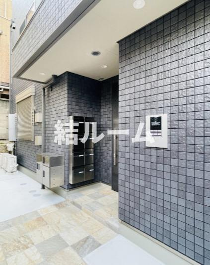板橋区小茂根４丁目の賃貸マンションのエントランス