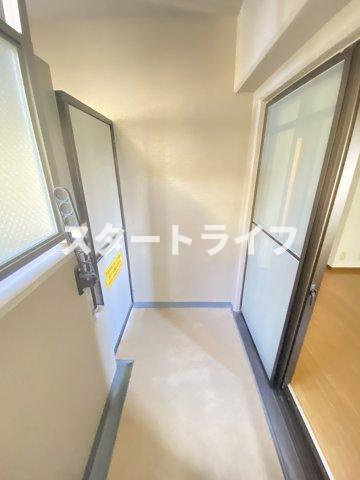 大阪市東淀川区西淡路１丁目の賃貸マンションのバルコニー