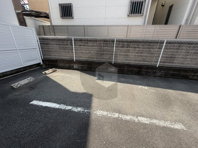 メゾネットエスペランサの駐車場