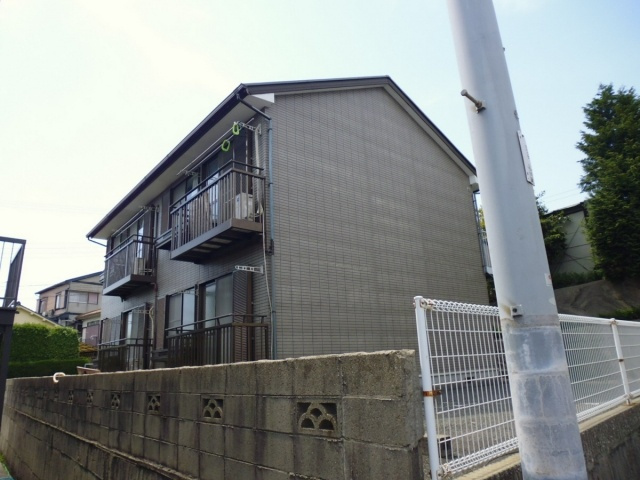 ハイツノナカの外観