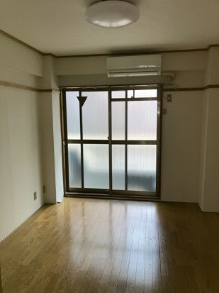 和幸マンションの居間・リビング