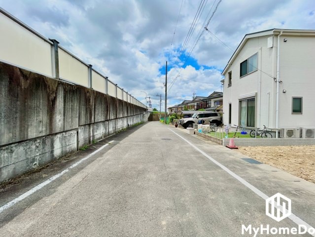 北区喜惣治2丁目の前面道路含む現地写真