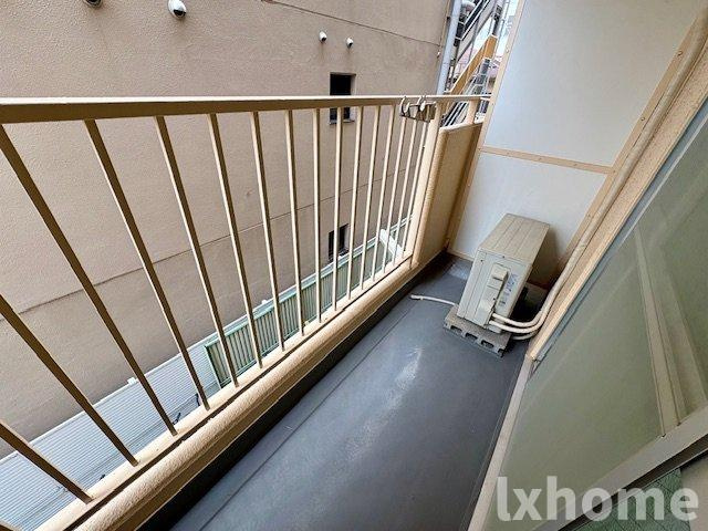ナンノ第12号館のバルコニー|お洗濯にも便利なバルコニー付き