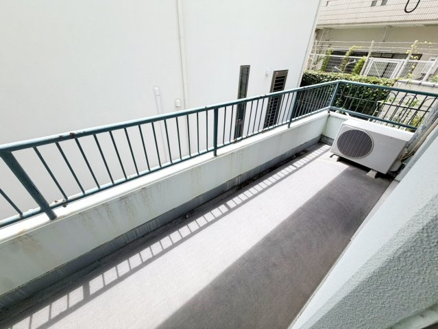 リリアン緑地公園のバルコニー