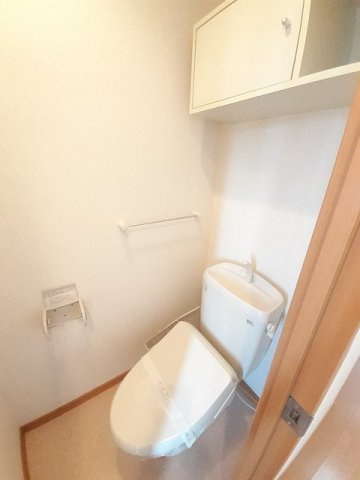 【トイレ】 | アヴィオン　Ａ | 清潔感のあるトイレです