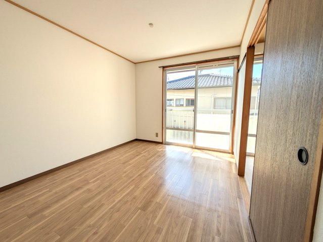 【洋室】 | カーサ若葉A | コンパクトで使いやすい洋室です