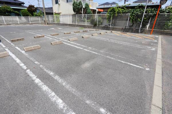【駐車場】 | ビレッジハウス福富3号棟 | 駐車場に車を止められます