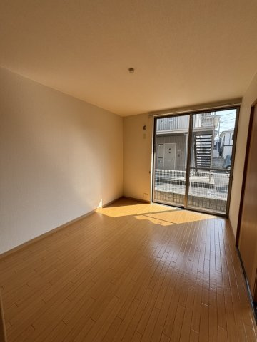 【居間・リビング】 | フォーシーズンズ秋 | こちらの居間で趣味の時間をお楽しみください