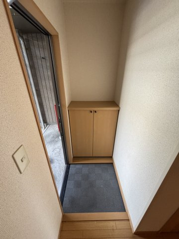 【玄関】 | フォーシーズンズ秋 | 収納もある玄関です