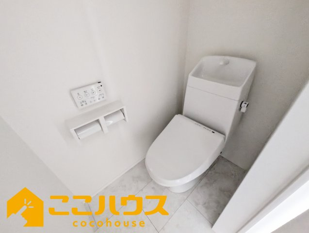 宜野湾市嘉数2丁目　新築戸建て　全8棟　C号棟のトイレ|2階トイレ
