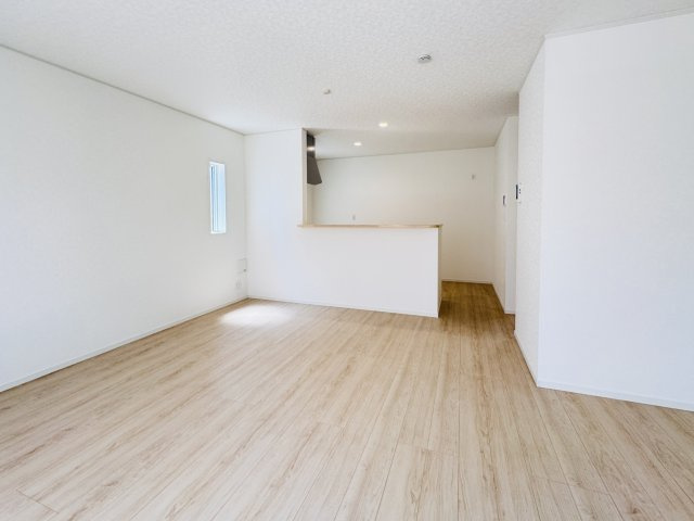 我孫子市寿２丁目新築戸建【我孫子第一小学校：6分】の居間・リビング|18.5帖リビングダイニングキッチン