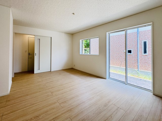 我孫子市寿２丁目新築戸建【我孫子第一小学校：6分】の居間・リビング|18.5帖リビングダイニングキッチン