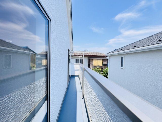 我孫子市寿２丁目新築戸建【我孫子第一小学校：6分】のバルコニー|東向きワイドバルコニー