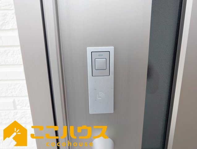 宜野湾市嘉数2丁目　新築戸建て　全8棟　E号棟の防犯設備|タッチキー
