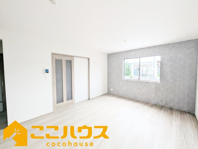 宜野湾市嘉数2丁目　新築戸建て　全8棟　E号棟の居間・リビング|LDK15帖

