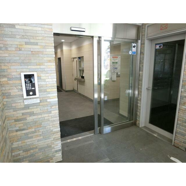 シャルム武蔵小山のエントランス