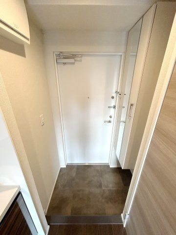 プライムアーバン菊川の玄関