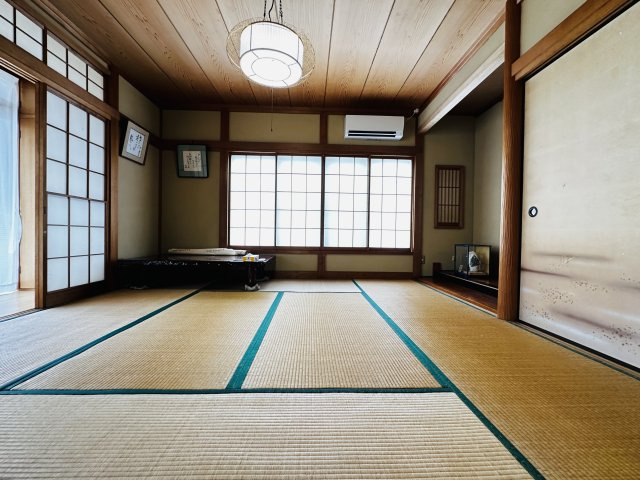 小田原市田島　緑豊かな大型戸建の和室