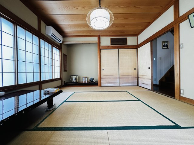 小田原市田島　緑豊かな大型戸建の和室