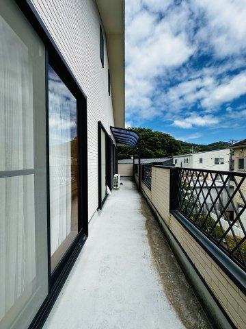 小田原市田島　緑豊かな大型戸建のバルコニー