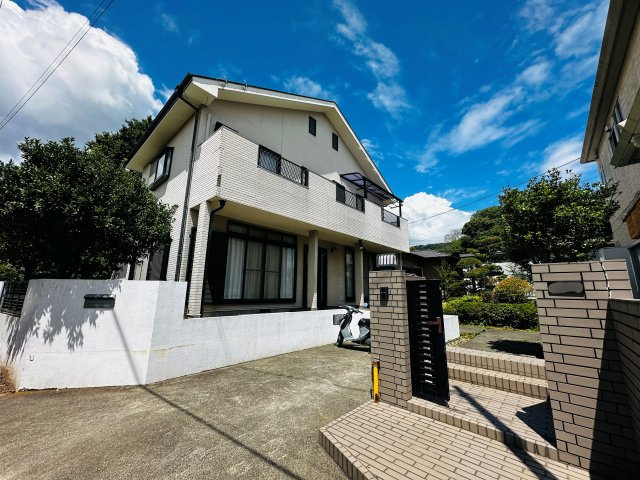 小田原市田島　緑豊かな大型戸建の外観