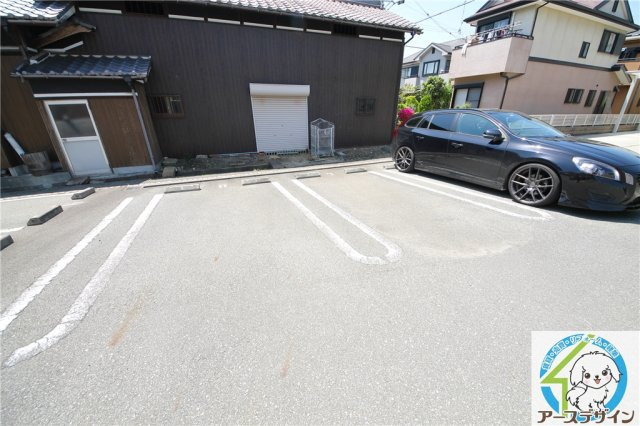ベル アンジュの駐車場