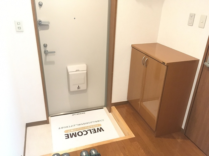６－１０番館の玄関