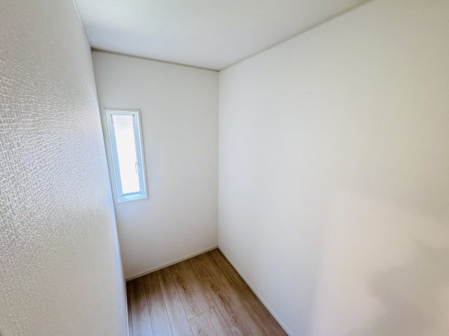 我孫子市寿２丁目新築戸建【我孫子第一小学校：6分】の内装|1F2.2帖納戸