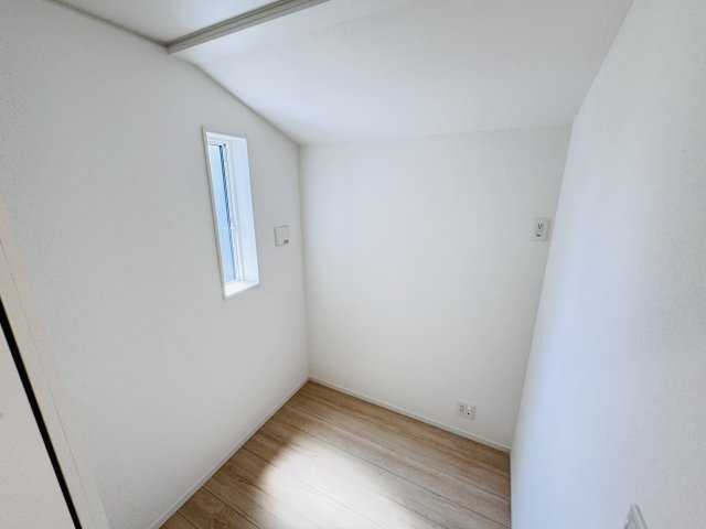 我孫子市寿２丁目新築戸建【我孫子第一小学校：6分】の洋室|2帖テレワークルーム