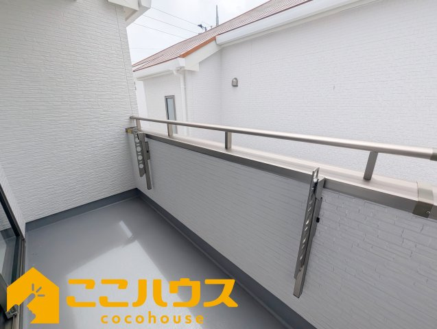 宜野湾市嘉数2丁目　新築戸建て　全8棟　G号棟のバルコニー|急な雨でも安心のインナーバルコニー

