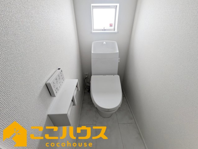 宜野湾市嘉数2丁目　新築戸建て　全8棟　G号棟のトイレ|2階トイレ
