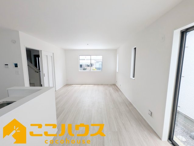 宜野湾市嘉数2丁目　新築戸建て　全8棟　G号棟の居間・リビング|LDK16.37帖
