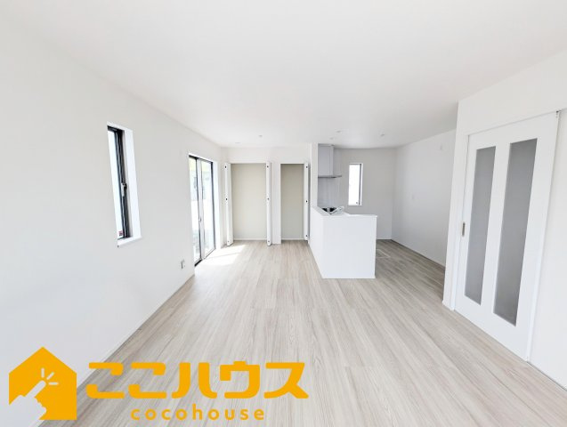 宜野湾市嘉数2丁目　新築戸建て　全8棟　G号棟の居間・リビング|LDK16.37帖
