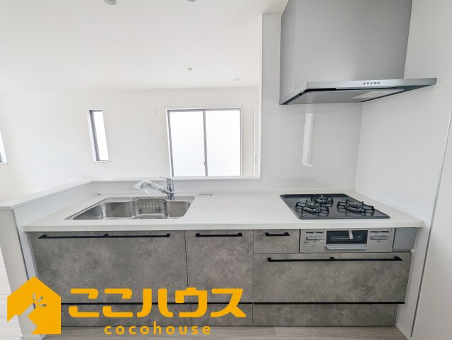 宜野湾市嘉数2丁目　新築戸建て　全8棟　G号棟のキッチン|家事のしやすいシステムキッチン
