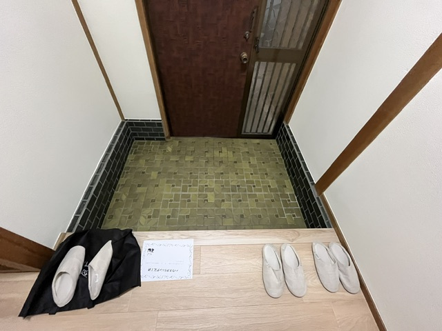 和泉市伏屋貸家の玄関