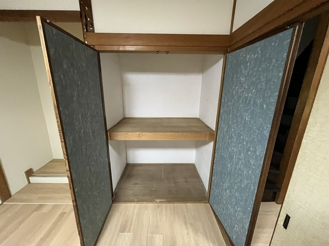 和泉市伏屋貸家の収納