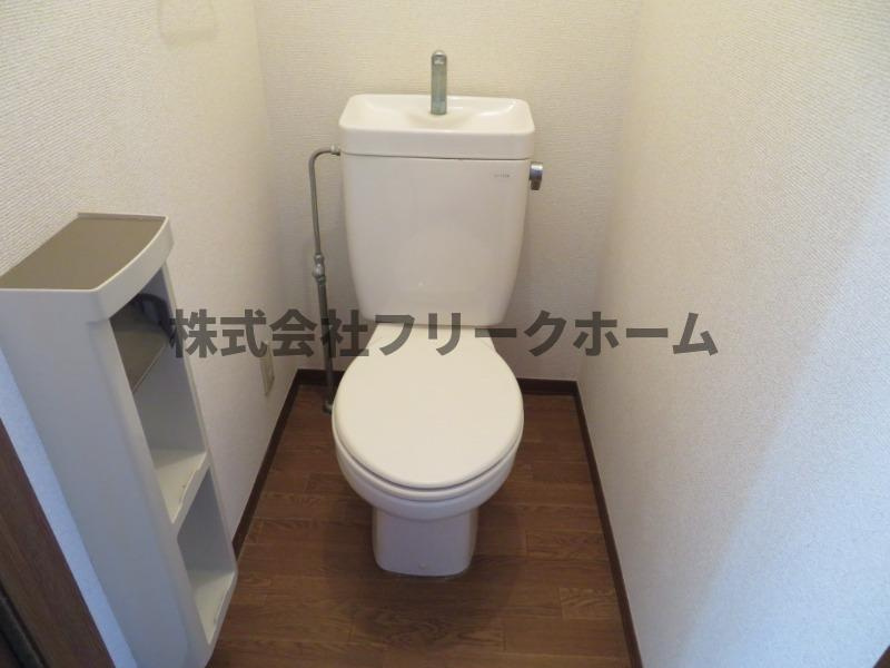小金井市東町１丁目のアパートのトイレ