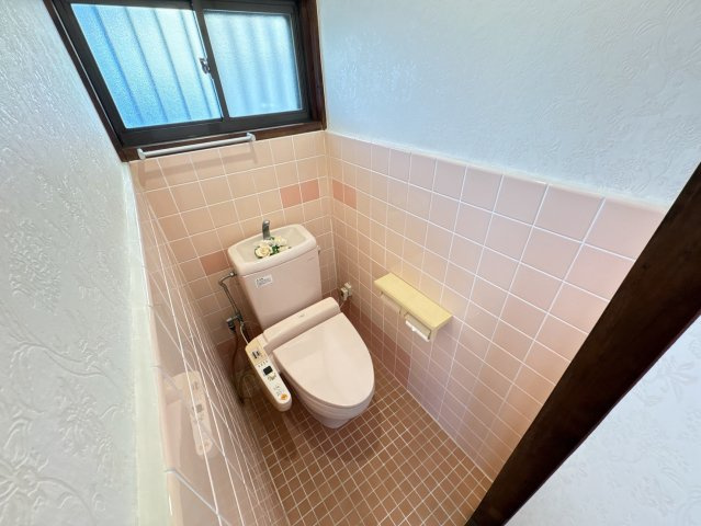 南田原戸建のトイレ