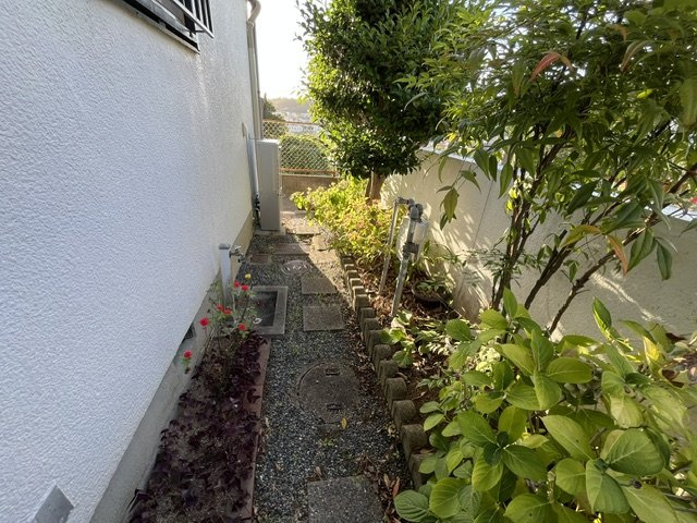 不動ヶ丘町貸家の庭
